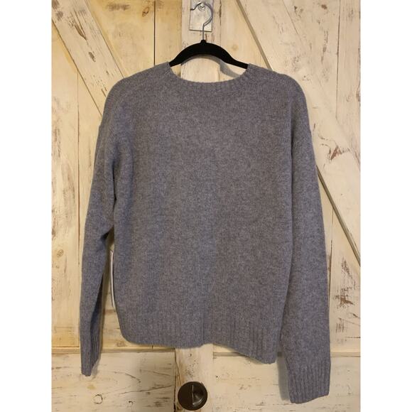 Aqua Cashmere 100% Light Gray Intarsia Wolf Design Sweater Women's Size M - Picture 8 of 10